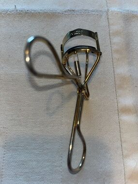 Revlon Eyelash Curler - Gold Metal